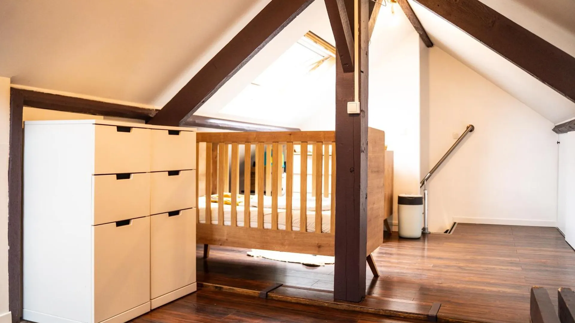 Charmant Pavillon Et Jardin Choisy-le-Roi 0*,  France
